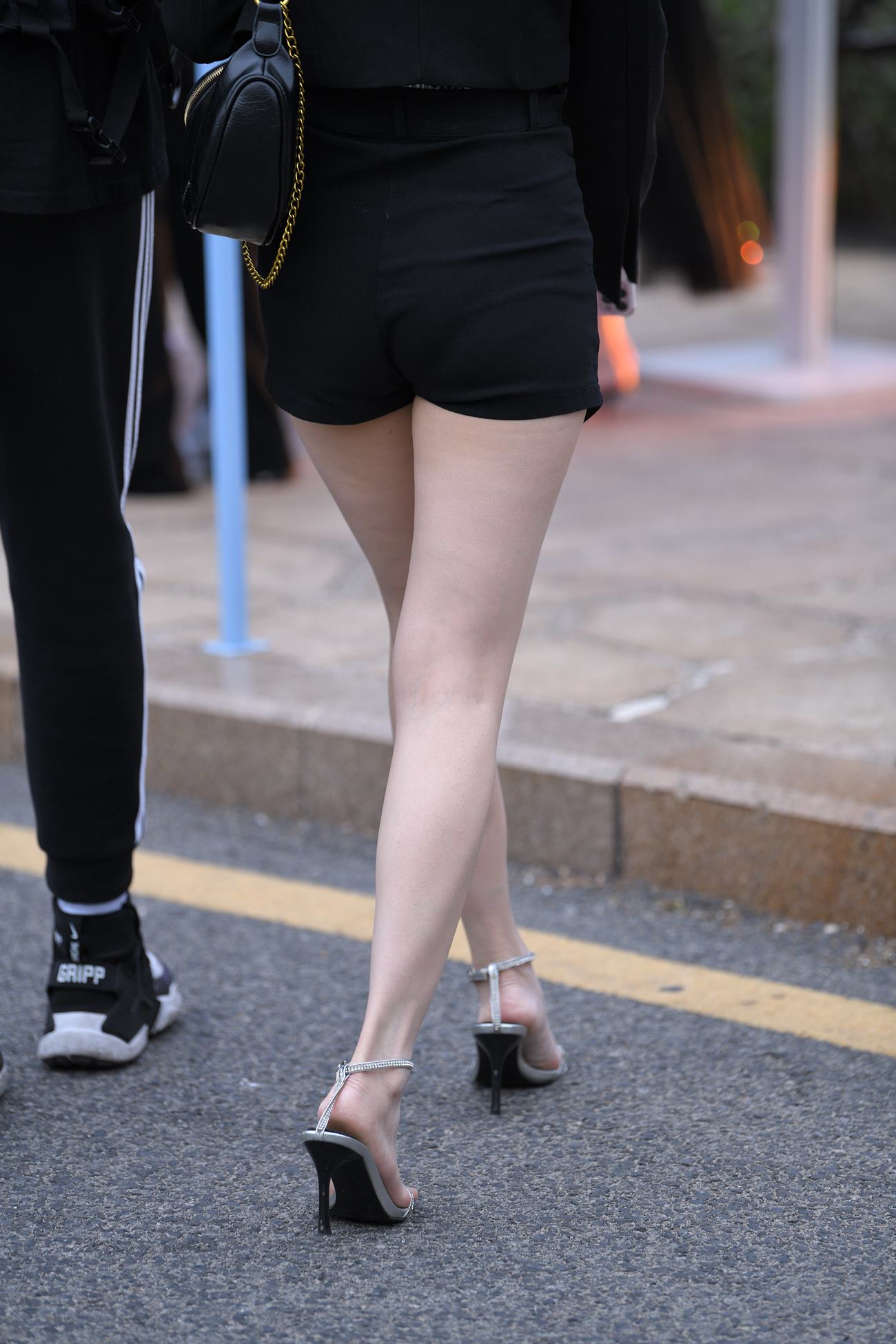 精选街拍作品 NO.4247 黑色系减龄显白[78P/234MB]插图1