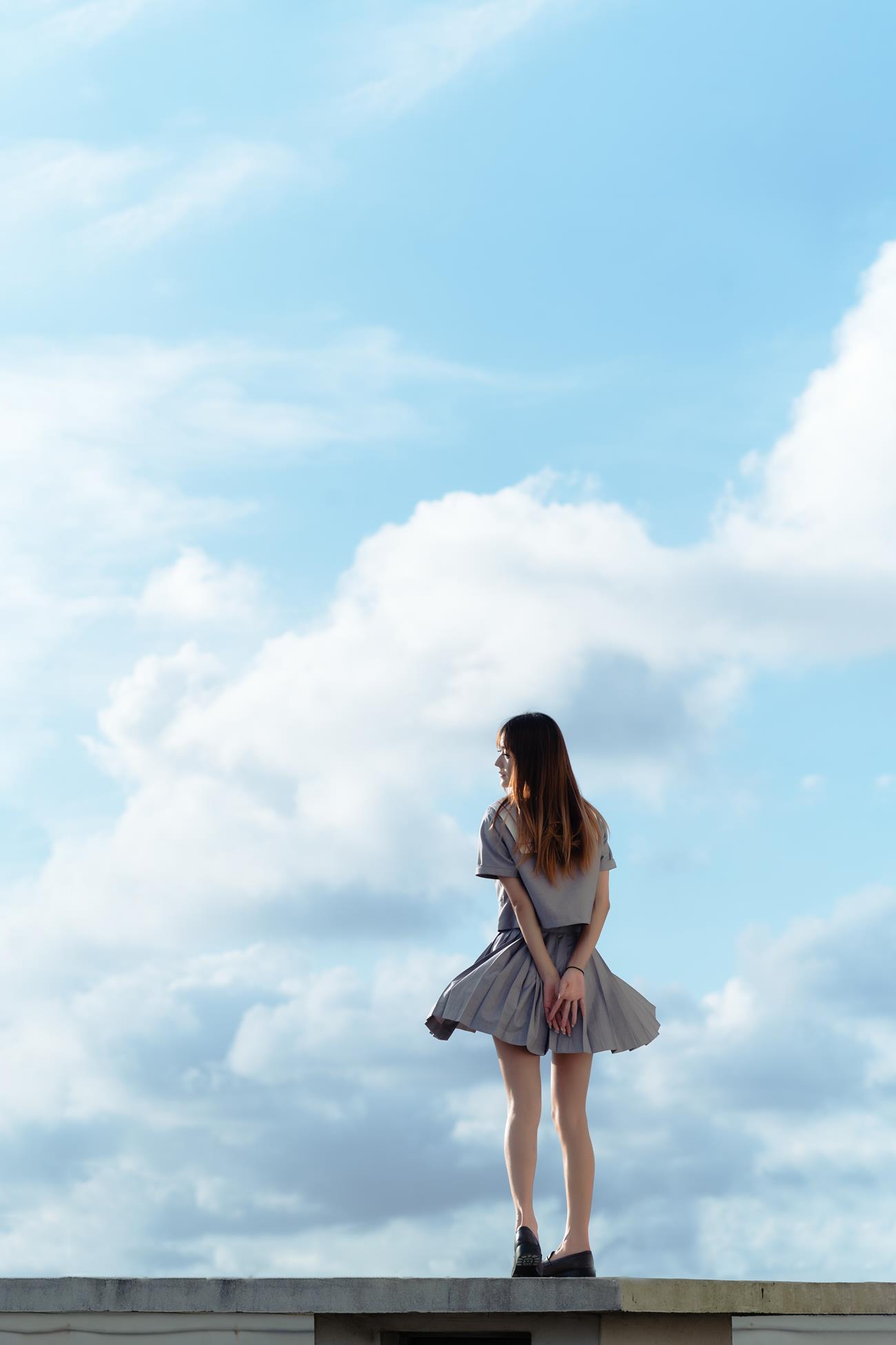 人气Coser@兔子Zzz不吃胡萝卜 天台纸飞机[27P/240MB]