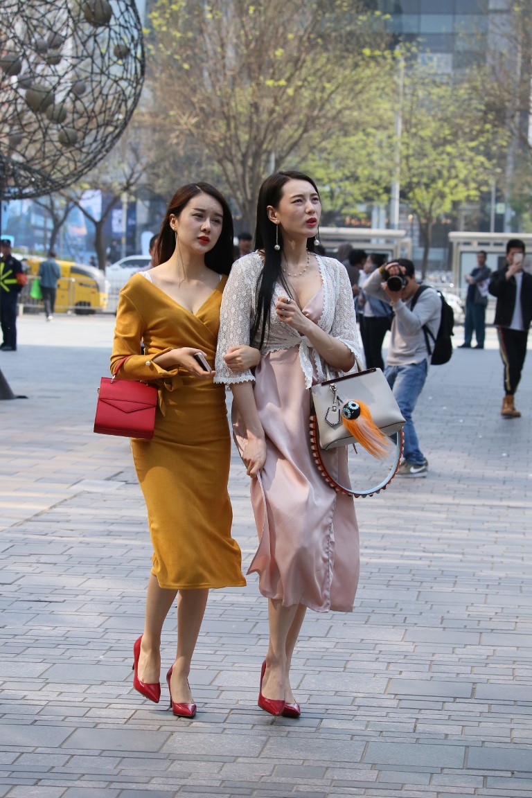 精选街拍作品 NO.4209 高级气质丝质裙[106P/142MB]插图4