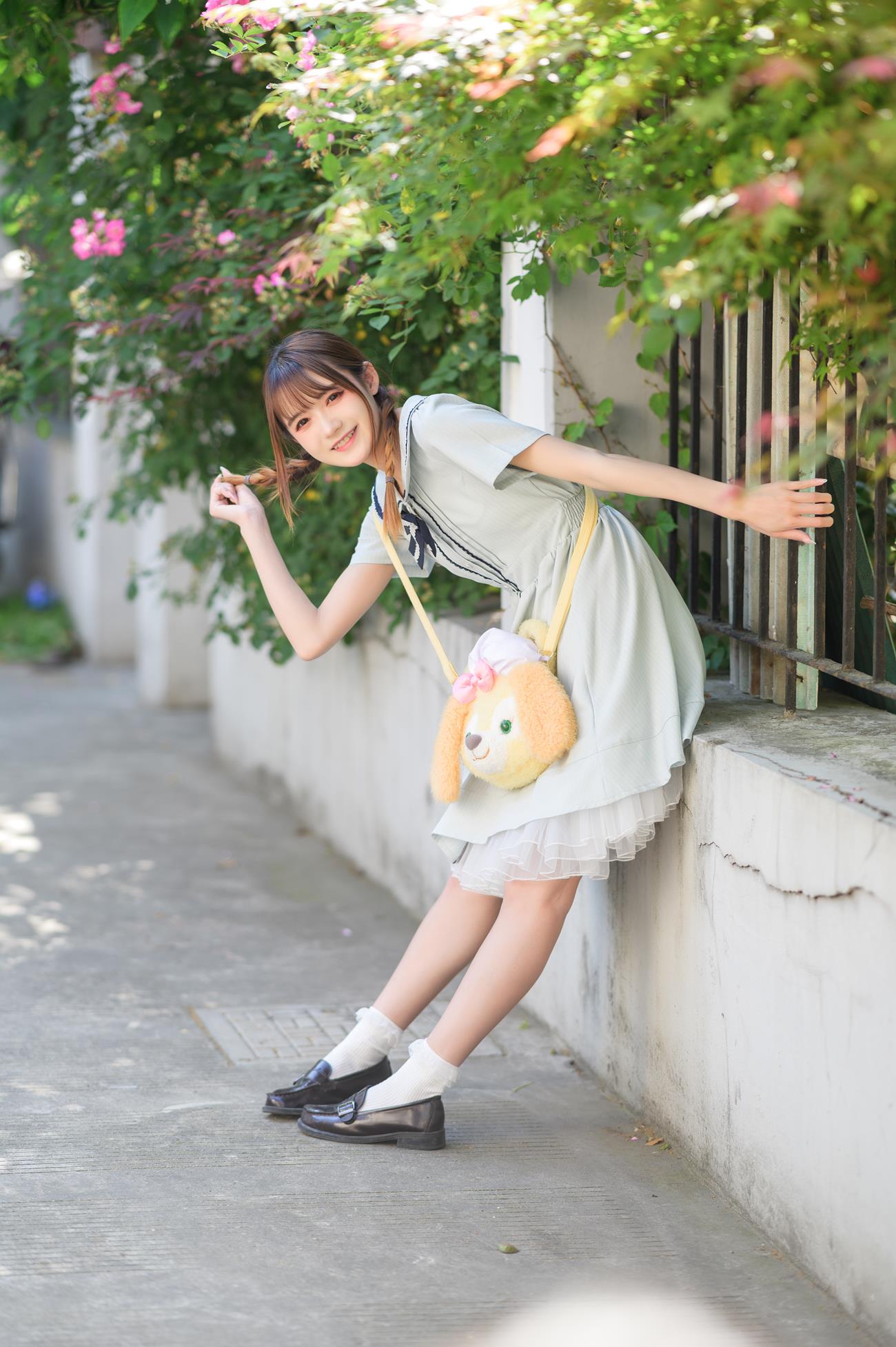 人气Coser@兔子Zzz不吃胡萝卜 家门口的小幸运[32P/323MB]