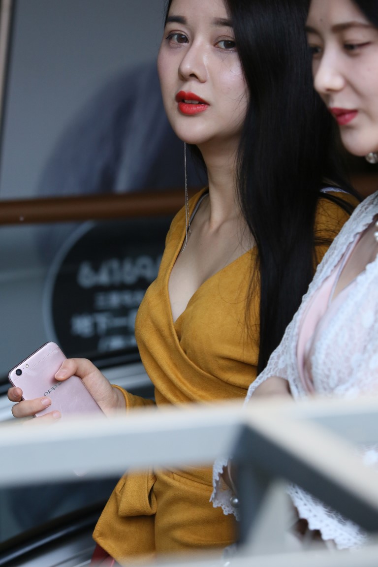 精选街拍作品 NO.4209 高级气质丝质裙[106P/142MB]插图1