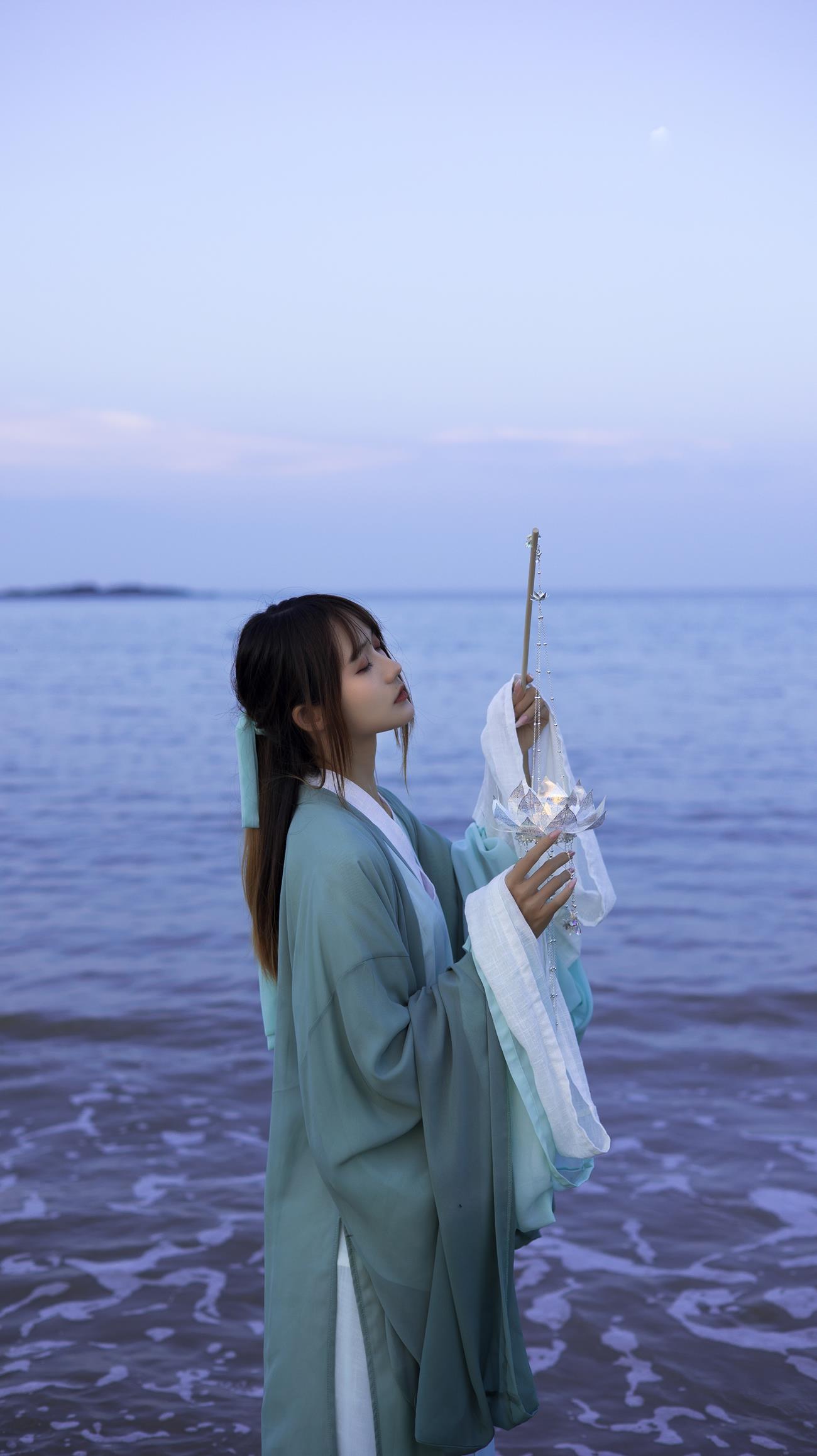 人气Coser@兔子Zzz不吃胡萝卜 无妄海[21P/265MB]