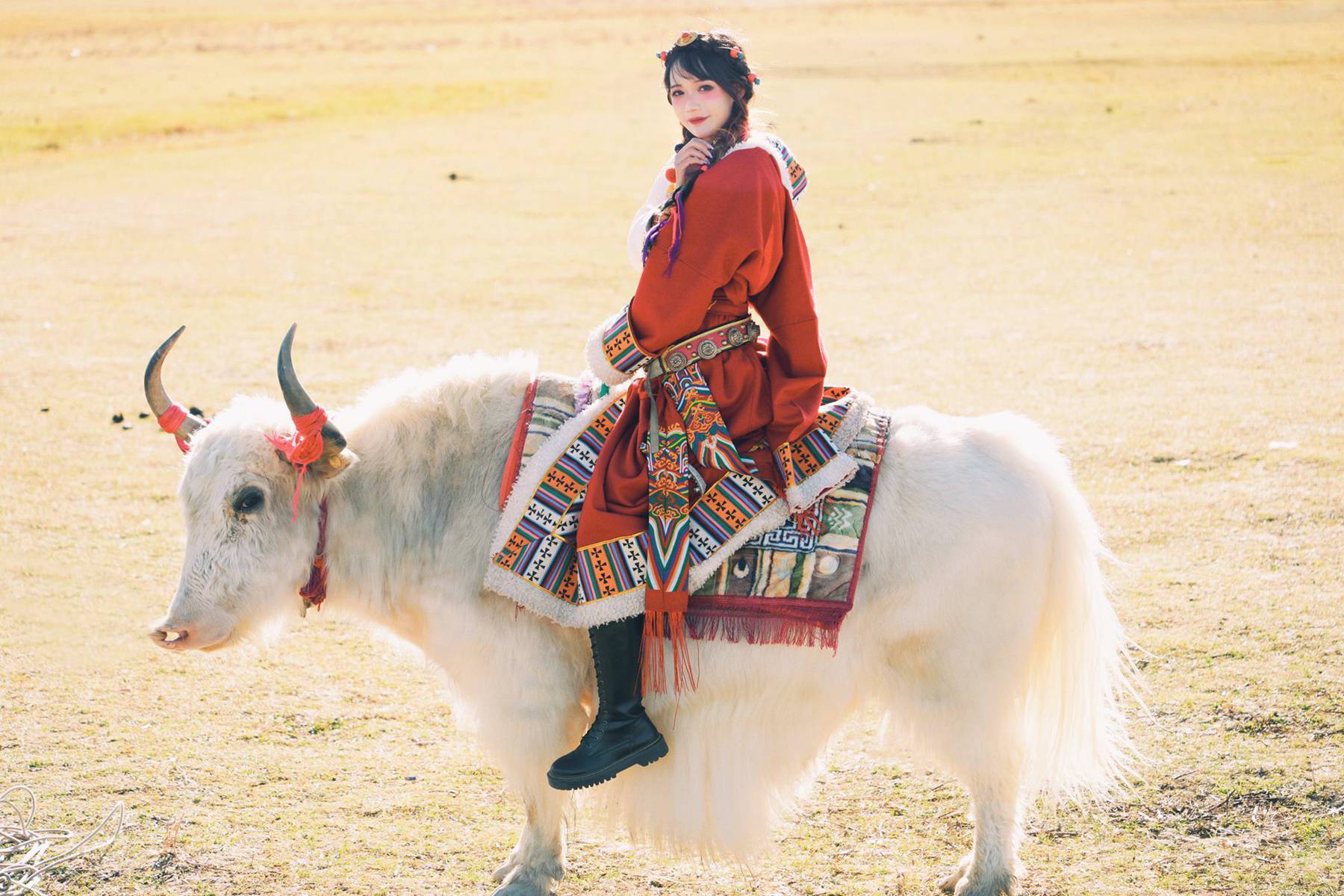 人气Coser@兔子Zzz不吃胡萝卜 草原小卓玛[24P/124MB]