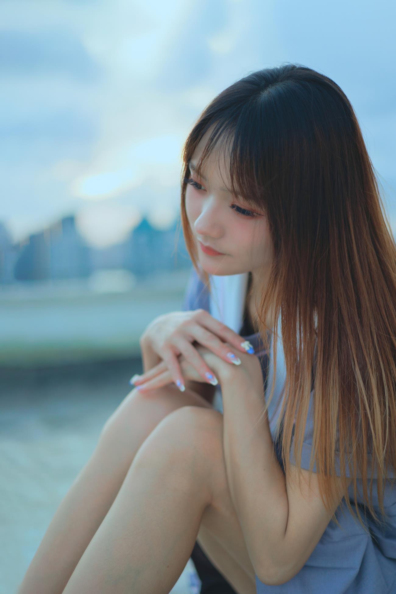 人气Coser@兔子Zzz不吃胡萝卜 天台纸飞机[27P/240MB]