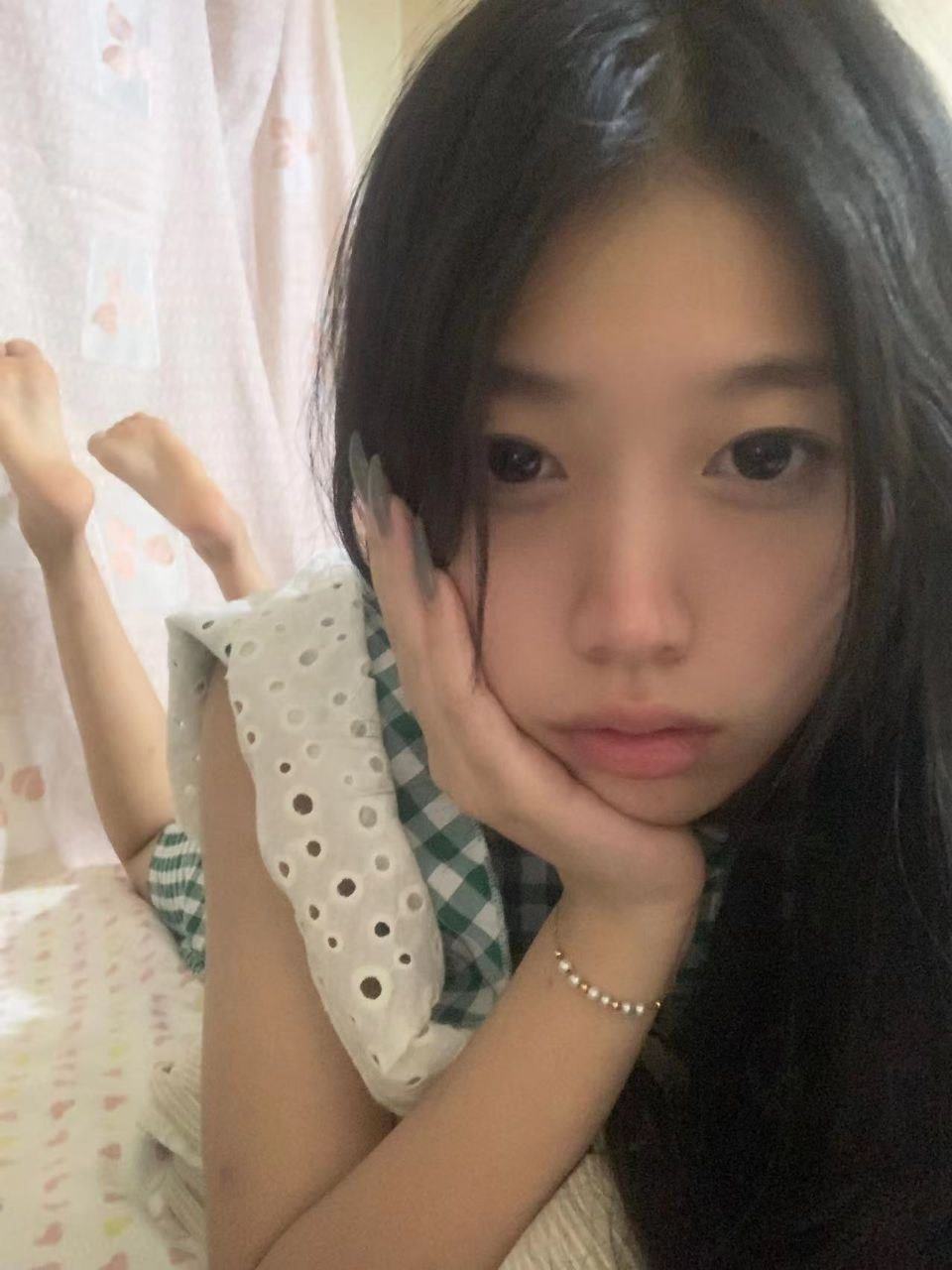 脚模面试脸足同框套路系列-045-165 94 36.5 长发学妹[17P/3V/13MB]插图1