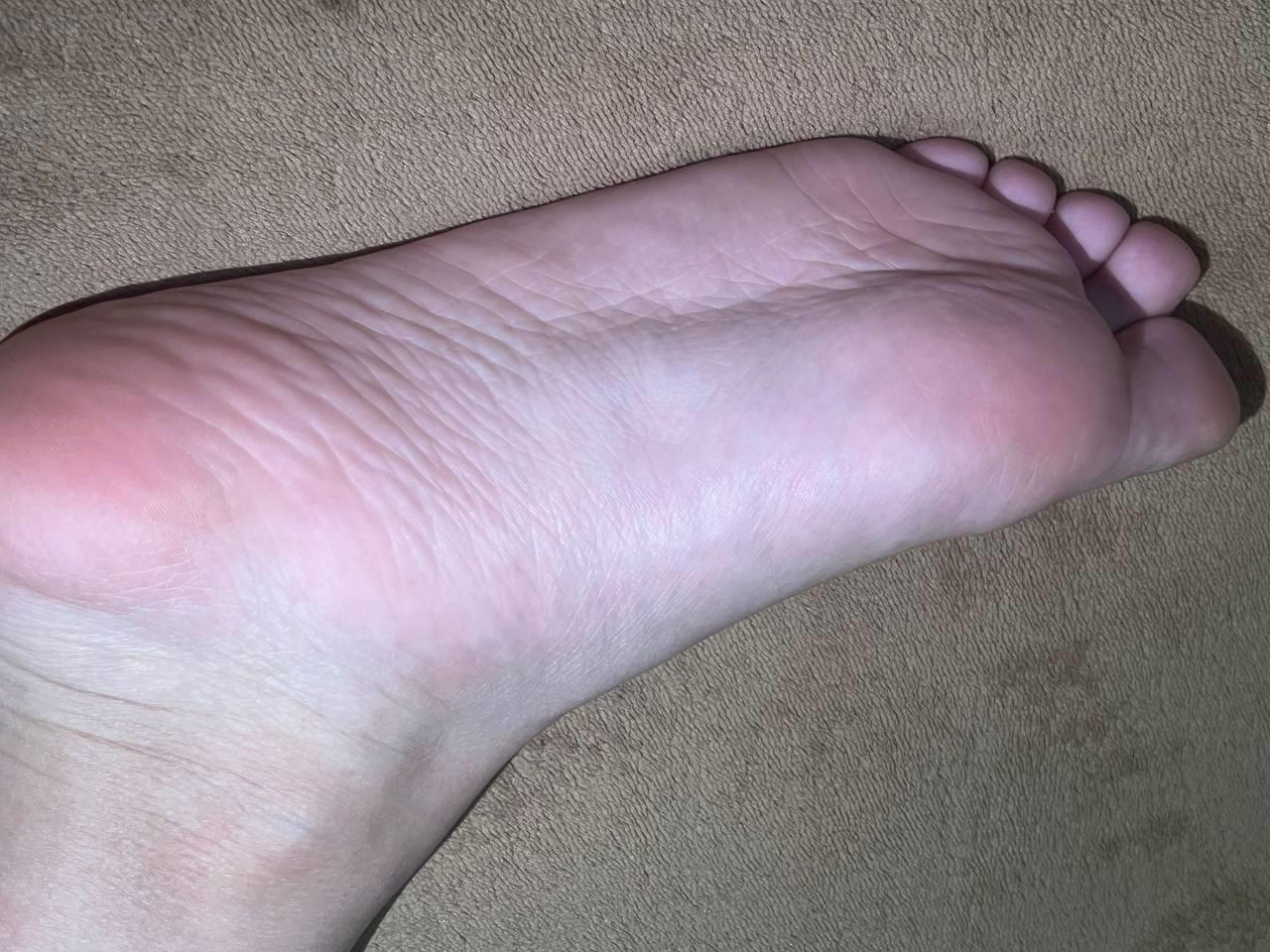 脚模面试脸足同框套路系列-078-高颜值红白脚[4P/5V/71MB]插图3