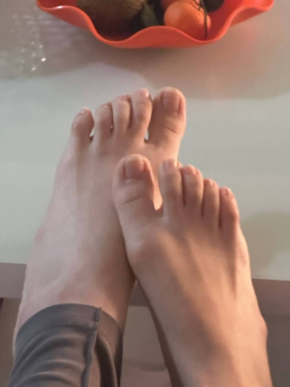 脚模面试脸足同框套路系列-068-成熟风姐姐[8P/14V/74MB]插图2