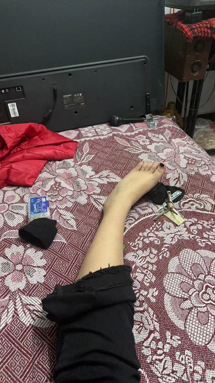 脚模面试脸足同框套路系列-070-白衣少女[10P/11V/63MB]插图1