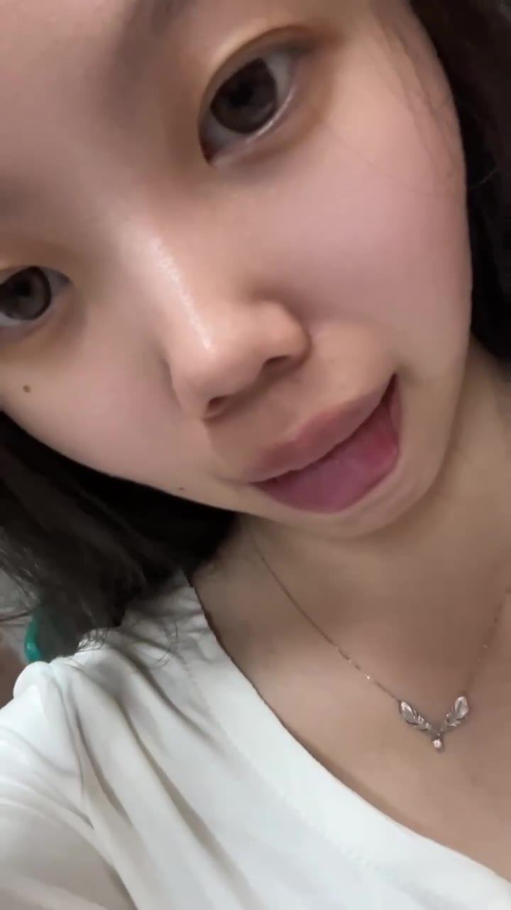 脚模面试脸足同框套路系列-071-大学生宿舍拍脚[10P/17V/100MB]插图1