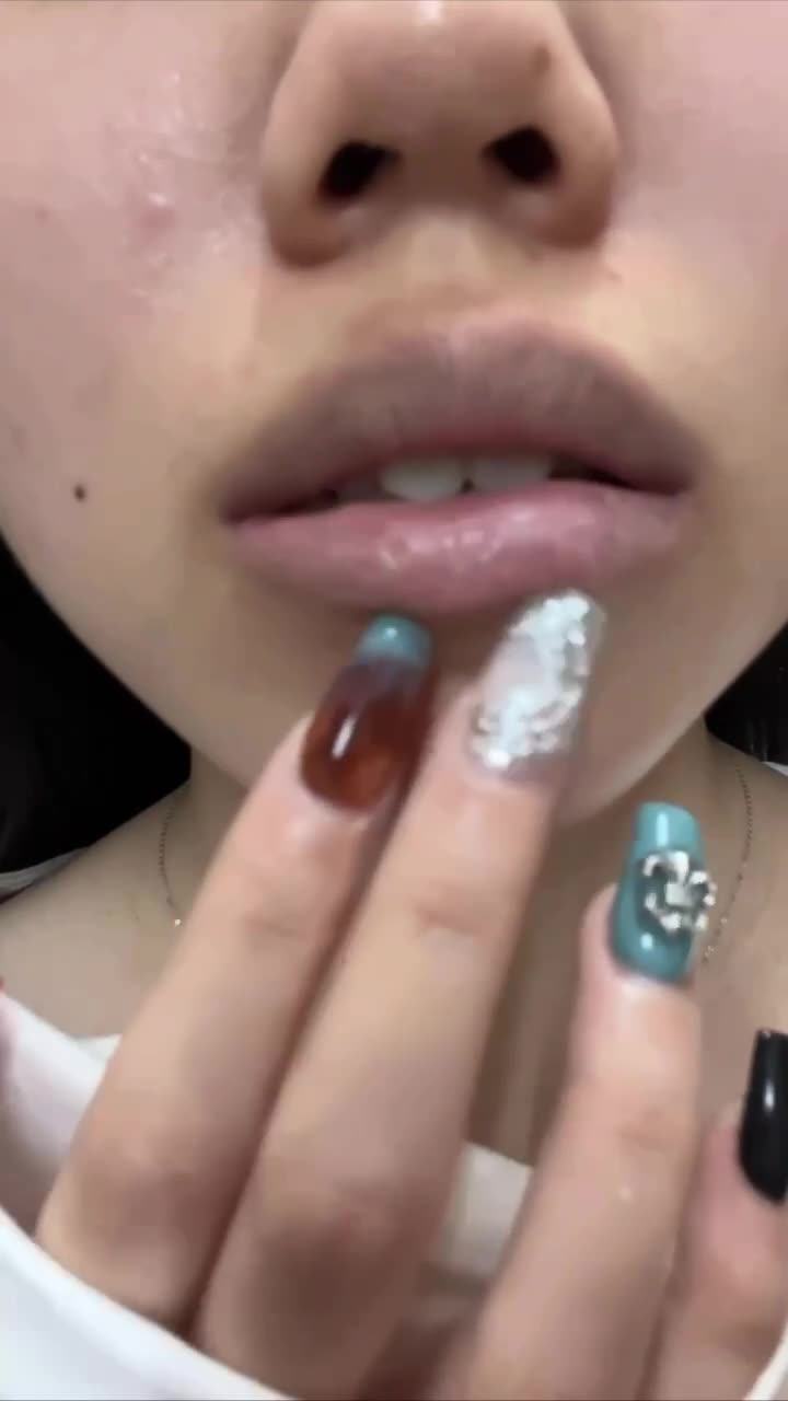 脚模面试脸足同框套路系列-071-大学生宿舍拍脚[10P/17V/100MB]插图2