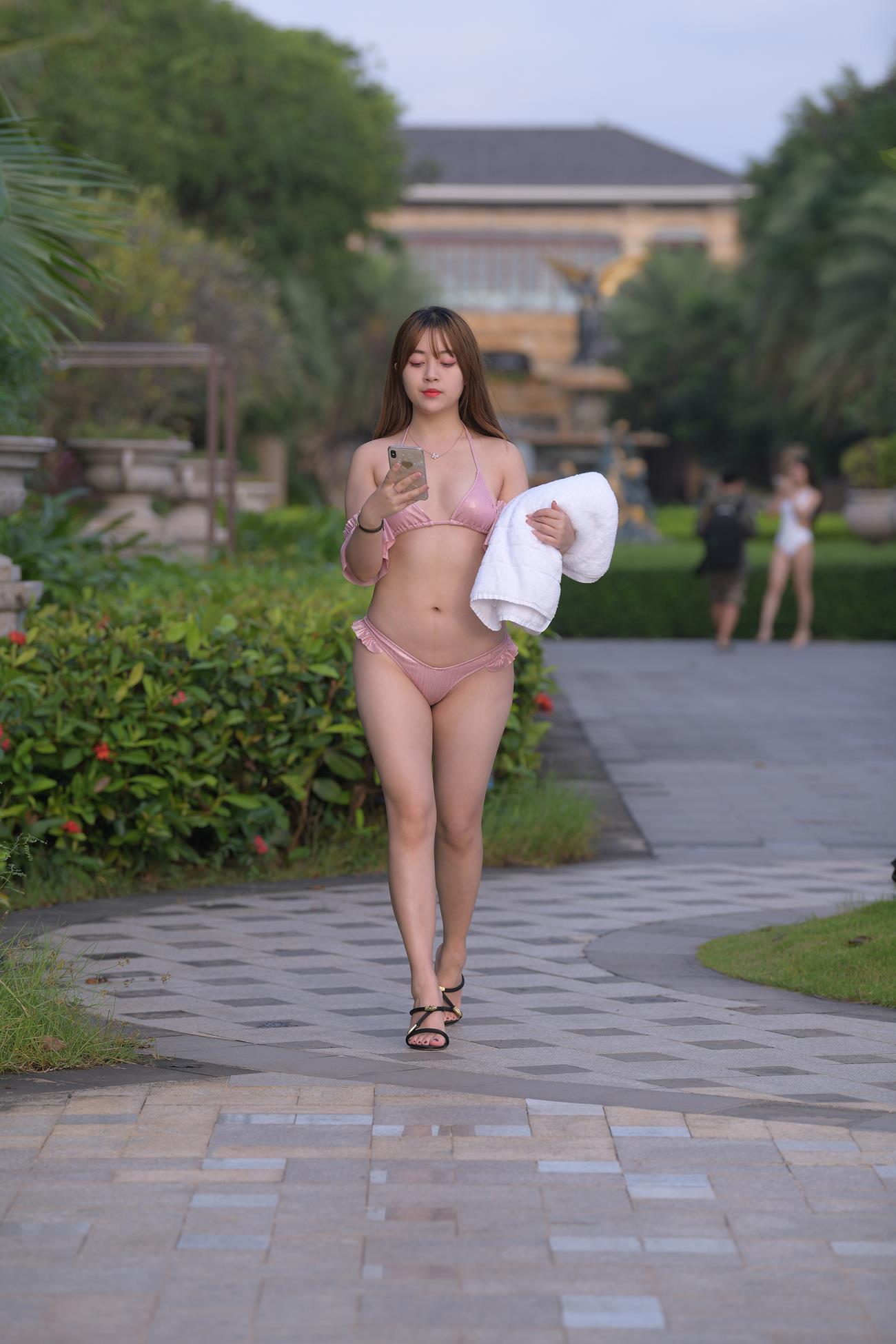 精选街拍作品 NO.4477 粉色泳装美女[373P/573MB]插图1