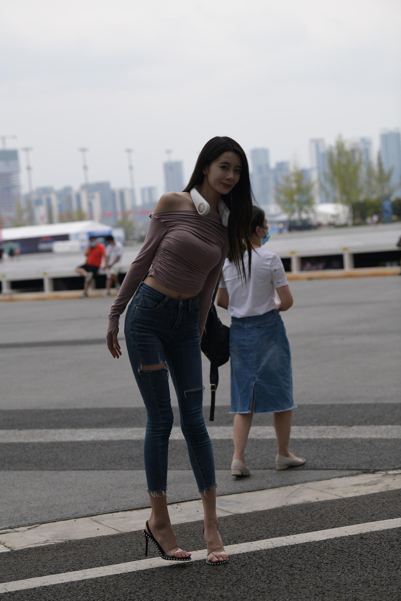 精选街拍作品 NO.4359 牛仔裤魅力百搭[138P/376MB]插图1