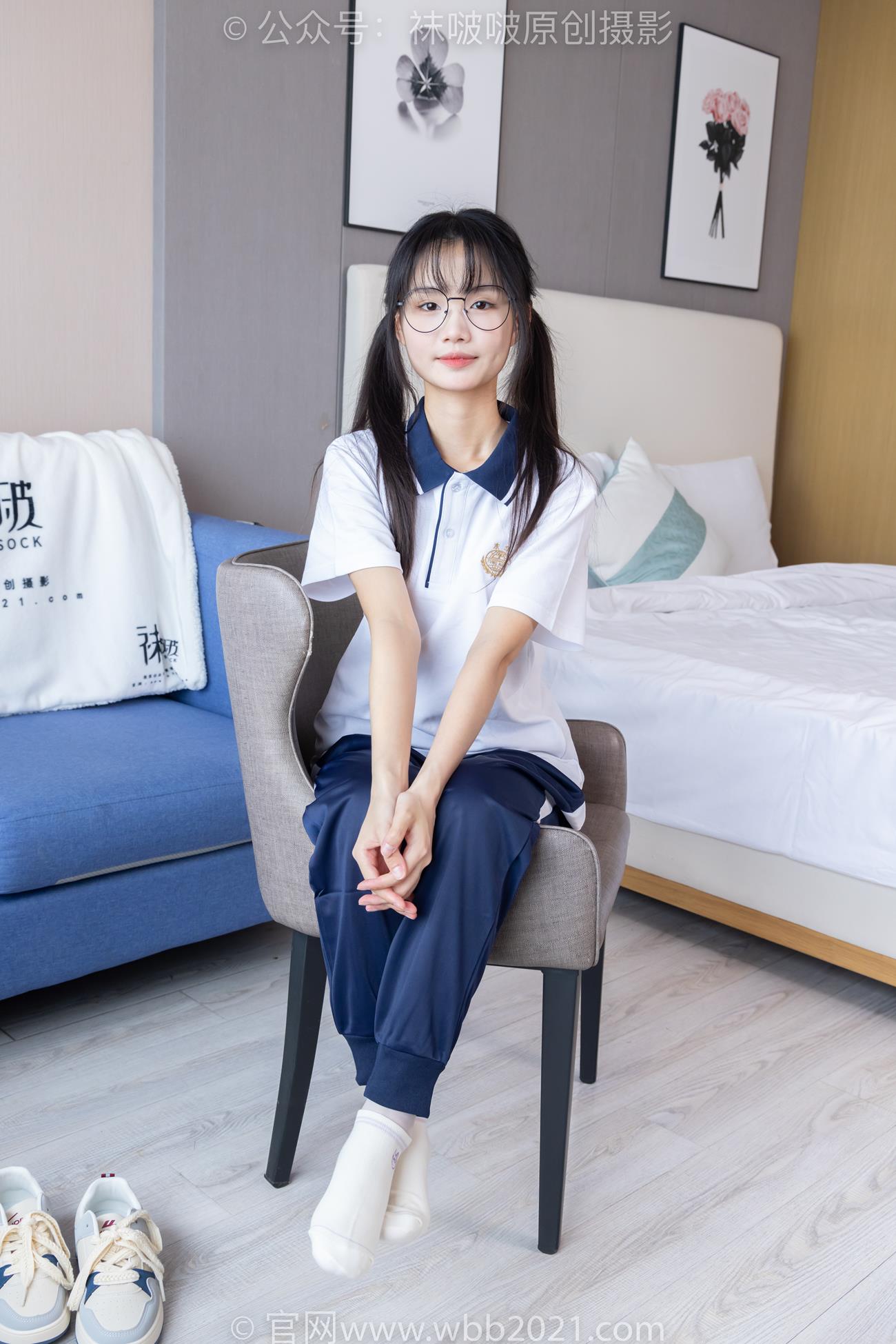 [BoBoSocks袜啵啵]NO.446 甜甜圈 板鞋、白棉袜、白丝、校服裤里丝[150P/1V/6.08GB]插图4
