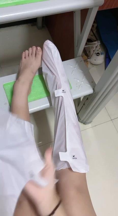 脚模面试脸足同框套路系列-105 小网红给你展示一下 [130P/31V/195M]-萌图网