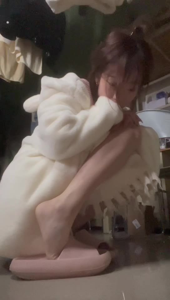 脚模面试脸足同框套路系列-123 模拟zj 俯视秀足 挑鞋[35P/13V/149M]-萌图网