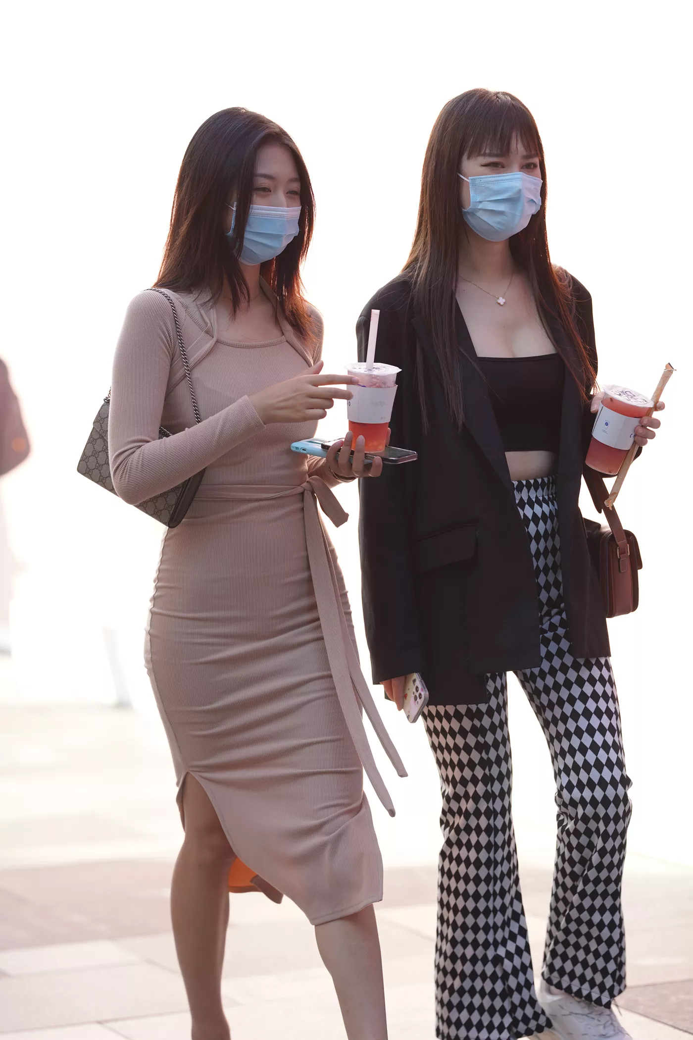 精选街拍作品 NO.4563 棕色修身长裙[136P/391MB]-萌图网