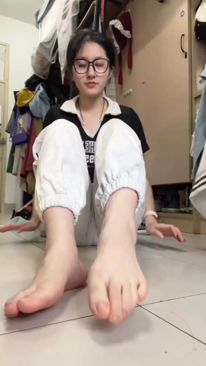 脚模面试脸足同框套路系列-142[20P/2V/41M]-萌图网