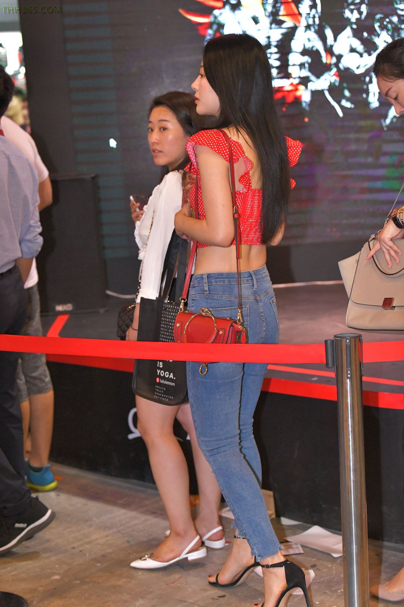 精选街拍作品 NO.4812 甜美气质牛仔裤美女[29P/46MB]插图2