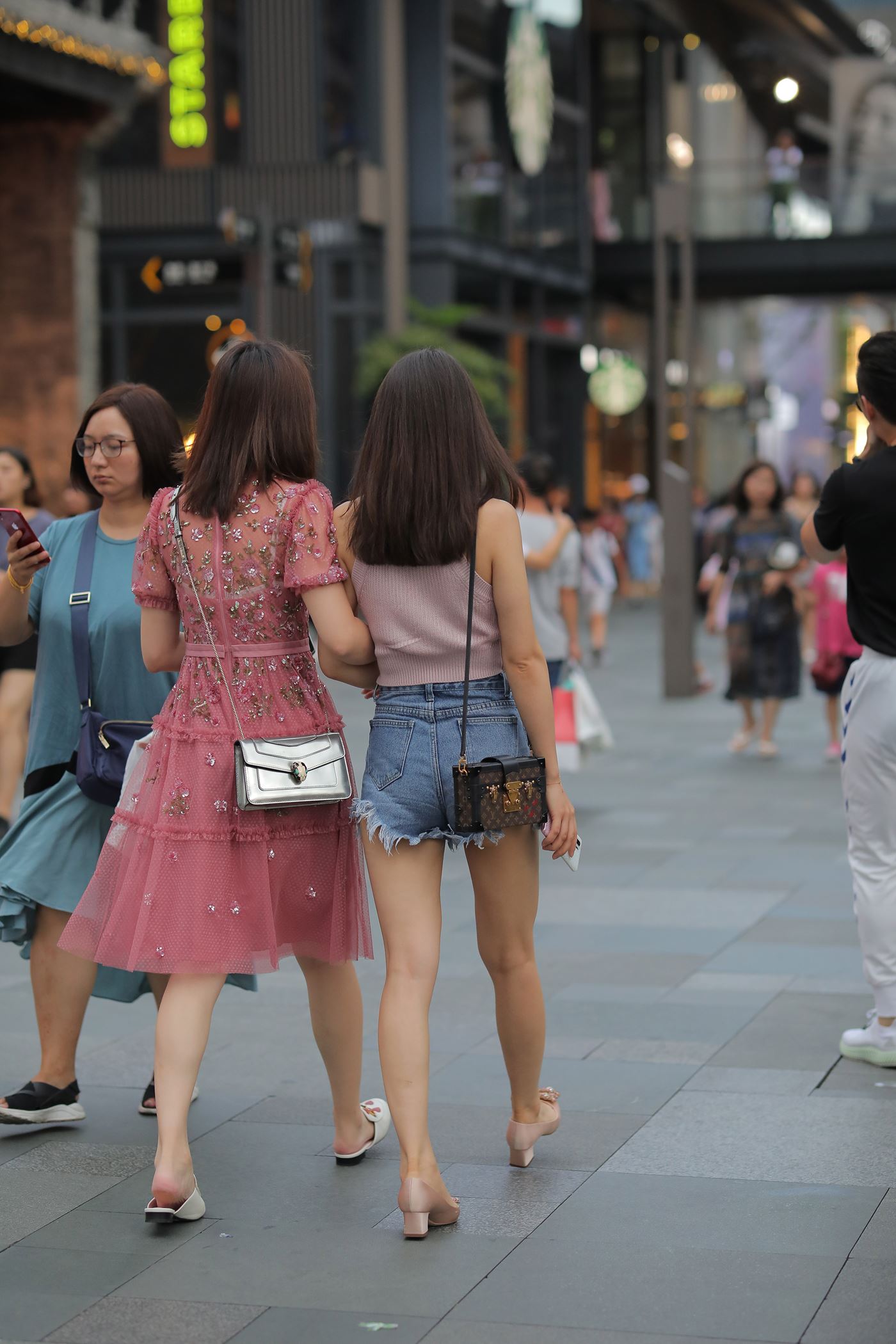 精选街拍作品 NO.4808 牛仔短裤美女[15P/22MB]插图4