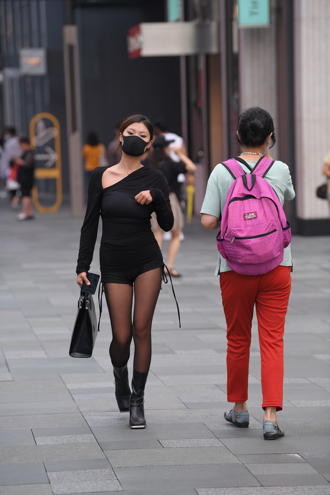 精选街拍作品 NO.4941 短靴短裤黑色搭配[120P/234MB]插图1