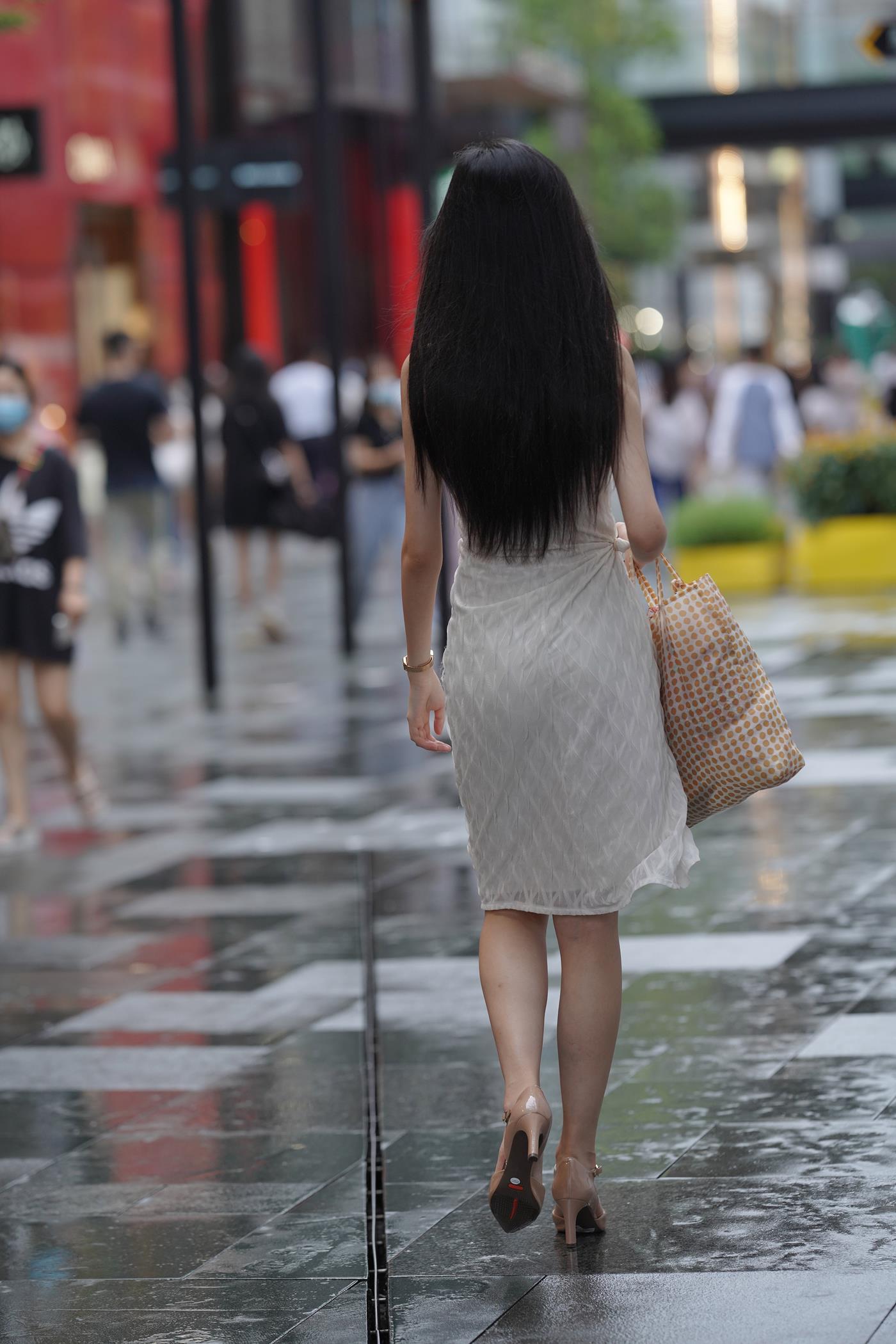 精选街拍作品 NO.4945 复古风白色连衣裙[112P/295MB]插图1