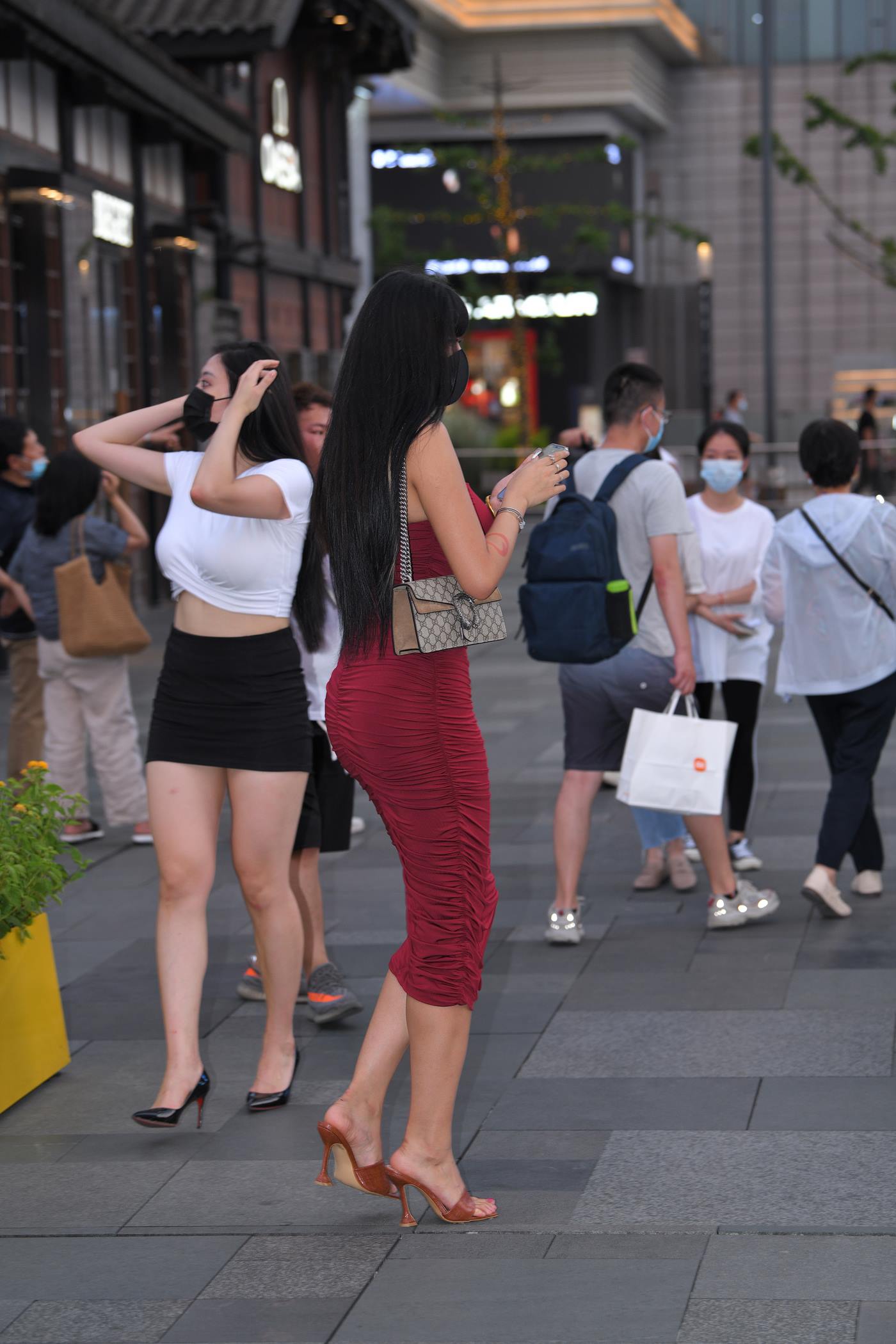 精选街拍作品 NO.5054 亮眼红裙[101P/264MB]插图2