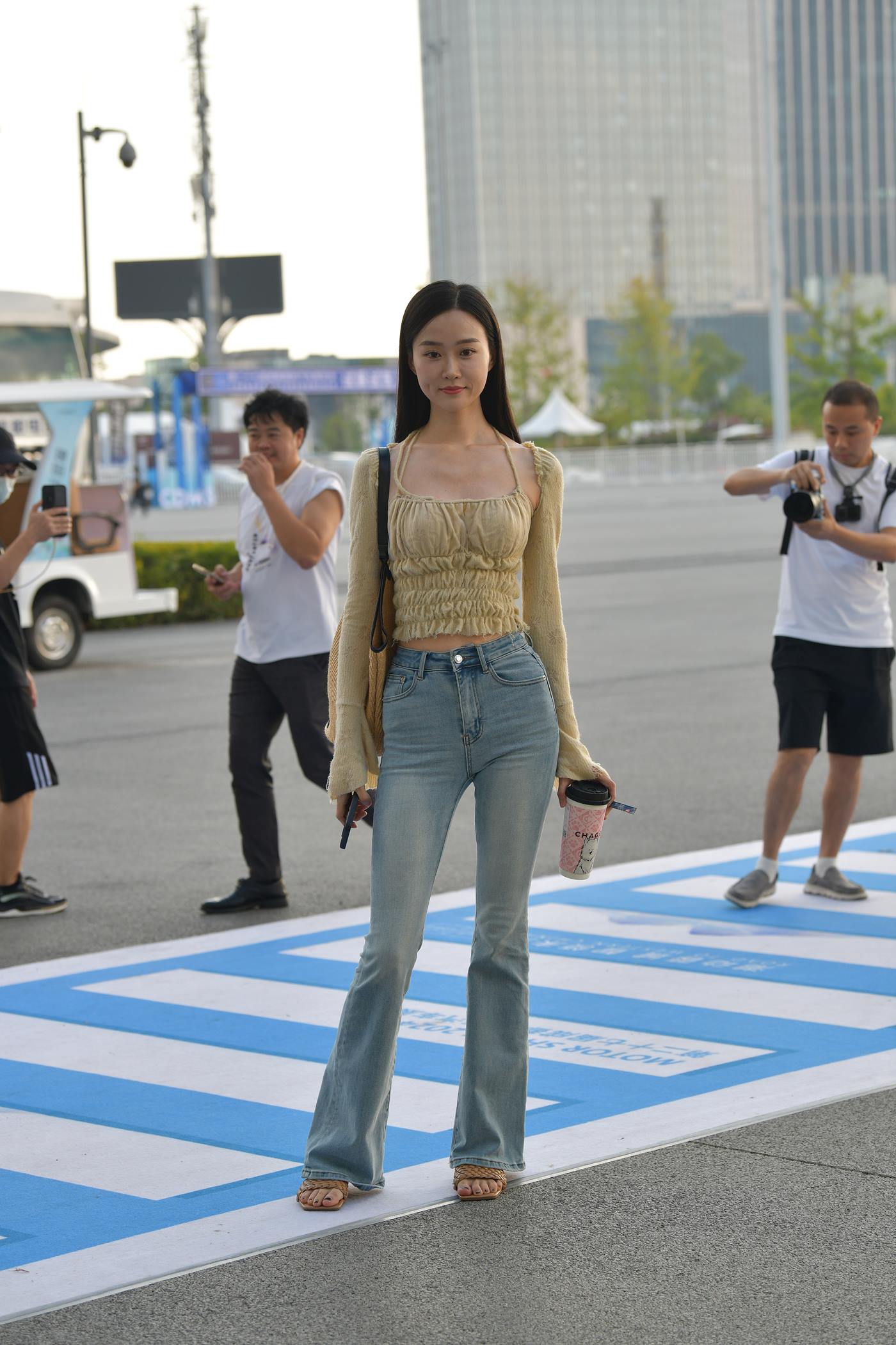 精选街拍作品 NO.5102 高挑靓丽牛仔裤[85P/219MB]插图2