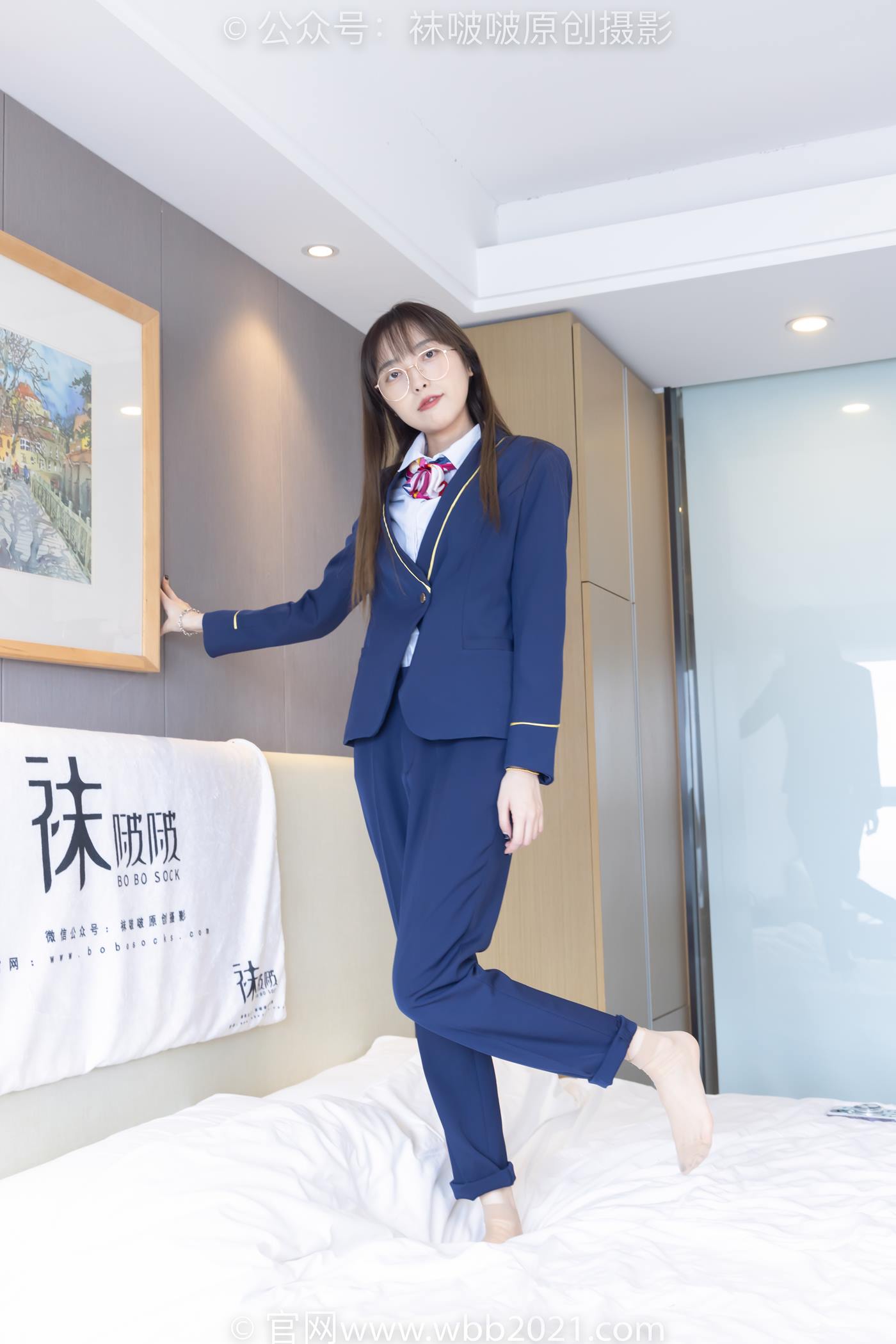 [BoBoSocks袜啵啵]NO.509 稚予-高跟鞋、短肉丝、黑色美甲、银行制服、半脱袜子[150P/1V/5.51GB]插图4