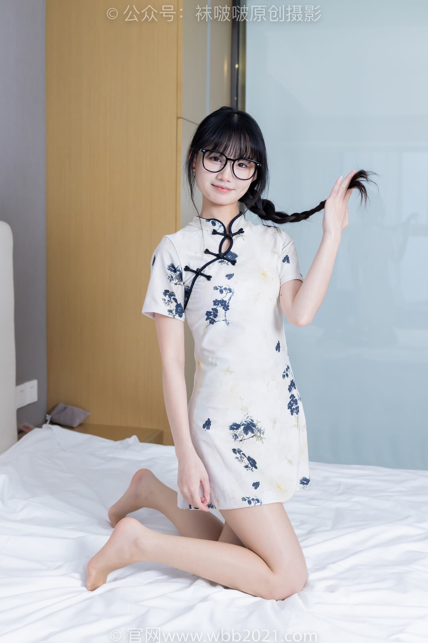 [BoBoSocks袜啵啵]NO.505 甜甜圈-低跟鞋、油亮肉丝、旗袍[195P/1V/6.69GB]插图1