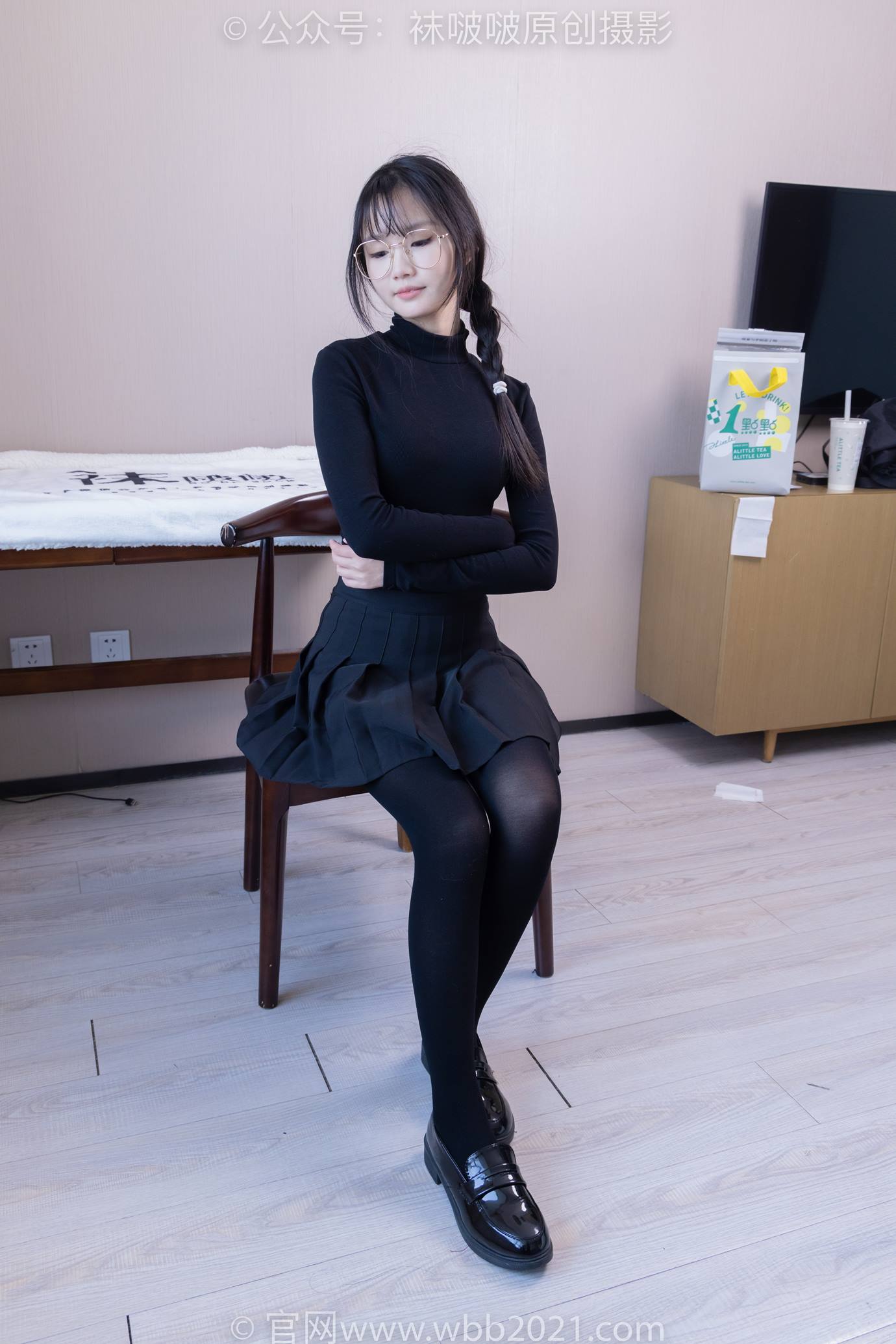 [BoBoSocks袜啵啵]NO.523 甜甜圈-皮鞋、厚黑丝[145P/1V/6.12GB]插图3