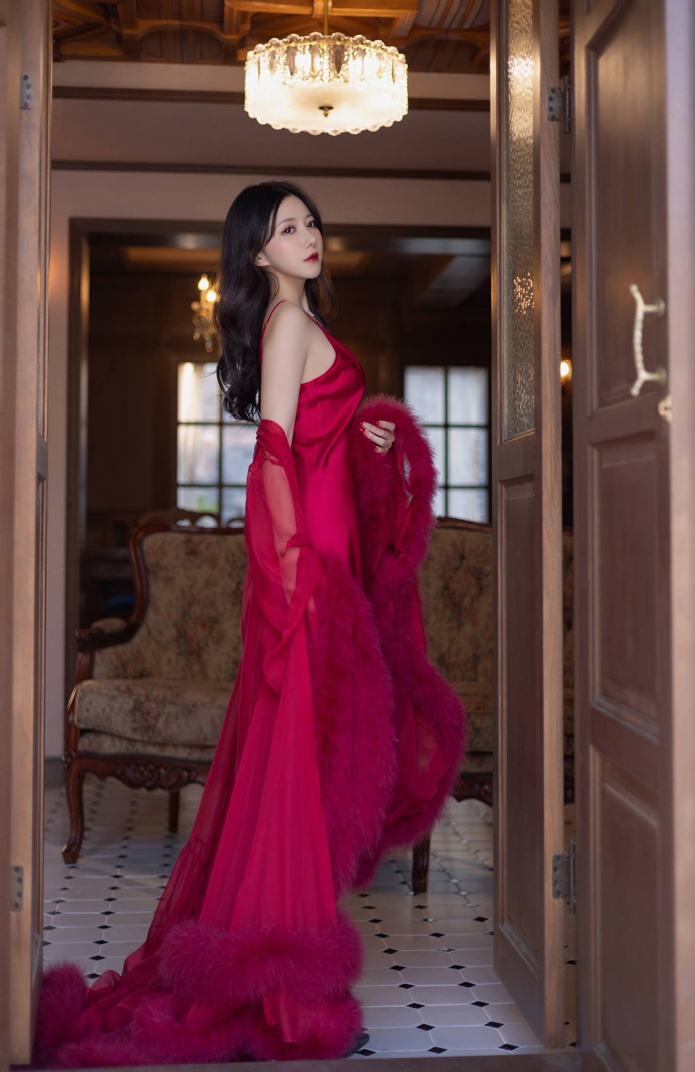 秀人名模鱼子酱Fish《似火柔情》写真[120P/732MB]插图3