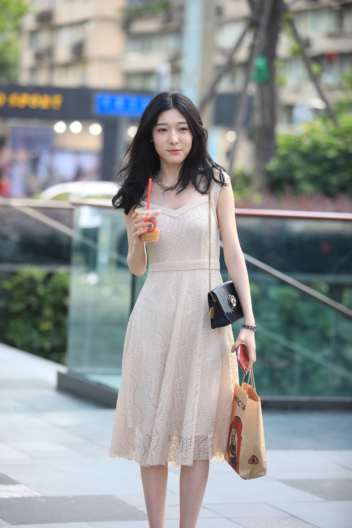 精选街拍作品 NO.5252 米色吊带裙女神[44P/61MB]插图2