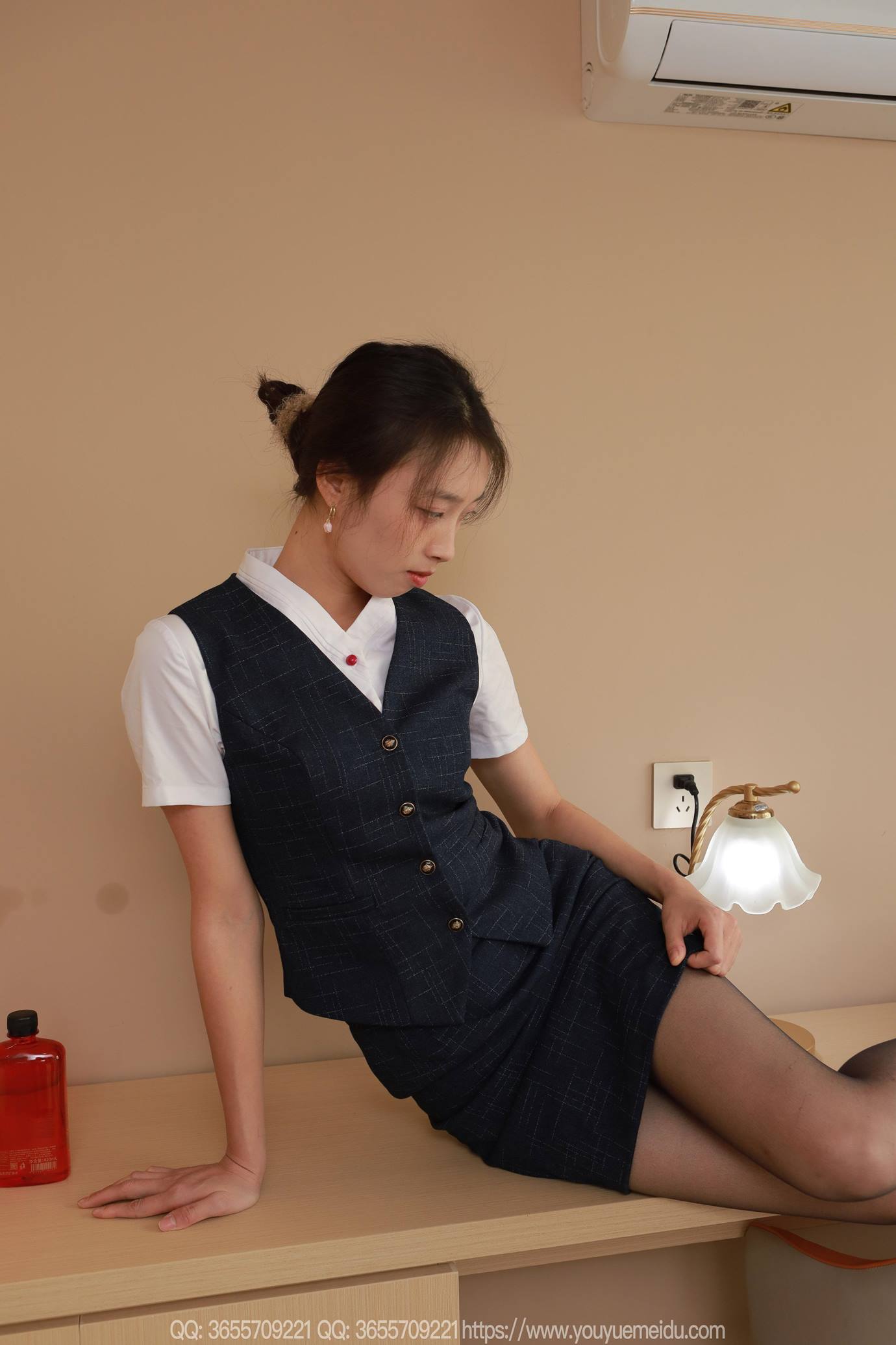 [IESS异思趣向] 2025.03.26 丝享家2011：小九《黑丝服务生（下）》[84P/53MB]插图4