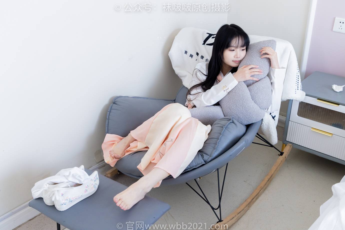 [BoBoSocks袜啵啵]NO.518 甜甜圈-平底鞋、白棉袜、裸足、汉服古装[168P/1V/6.85GB]插图1