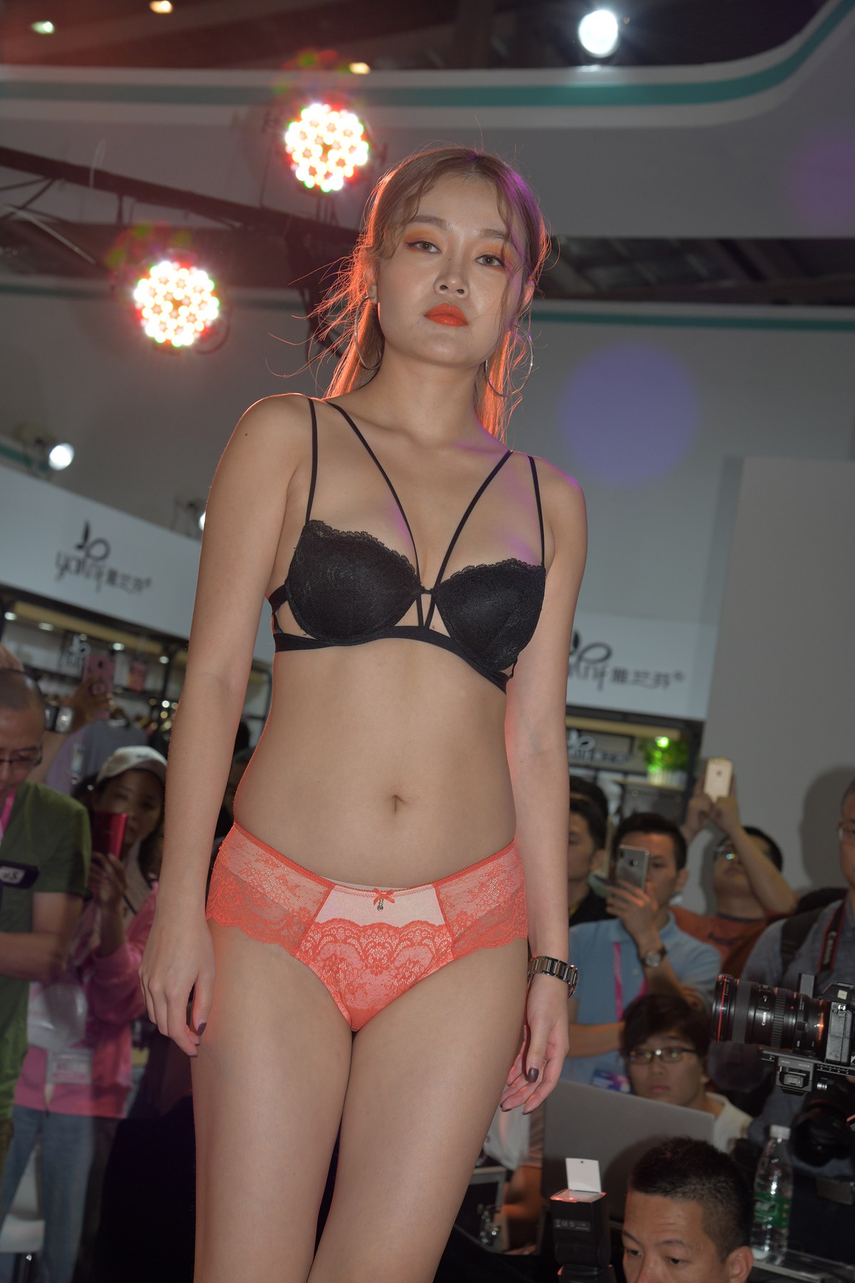 精选街拍作品 NO.5313 2019深圳内衣展合集[3235P/8.48GB]插图3