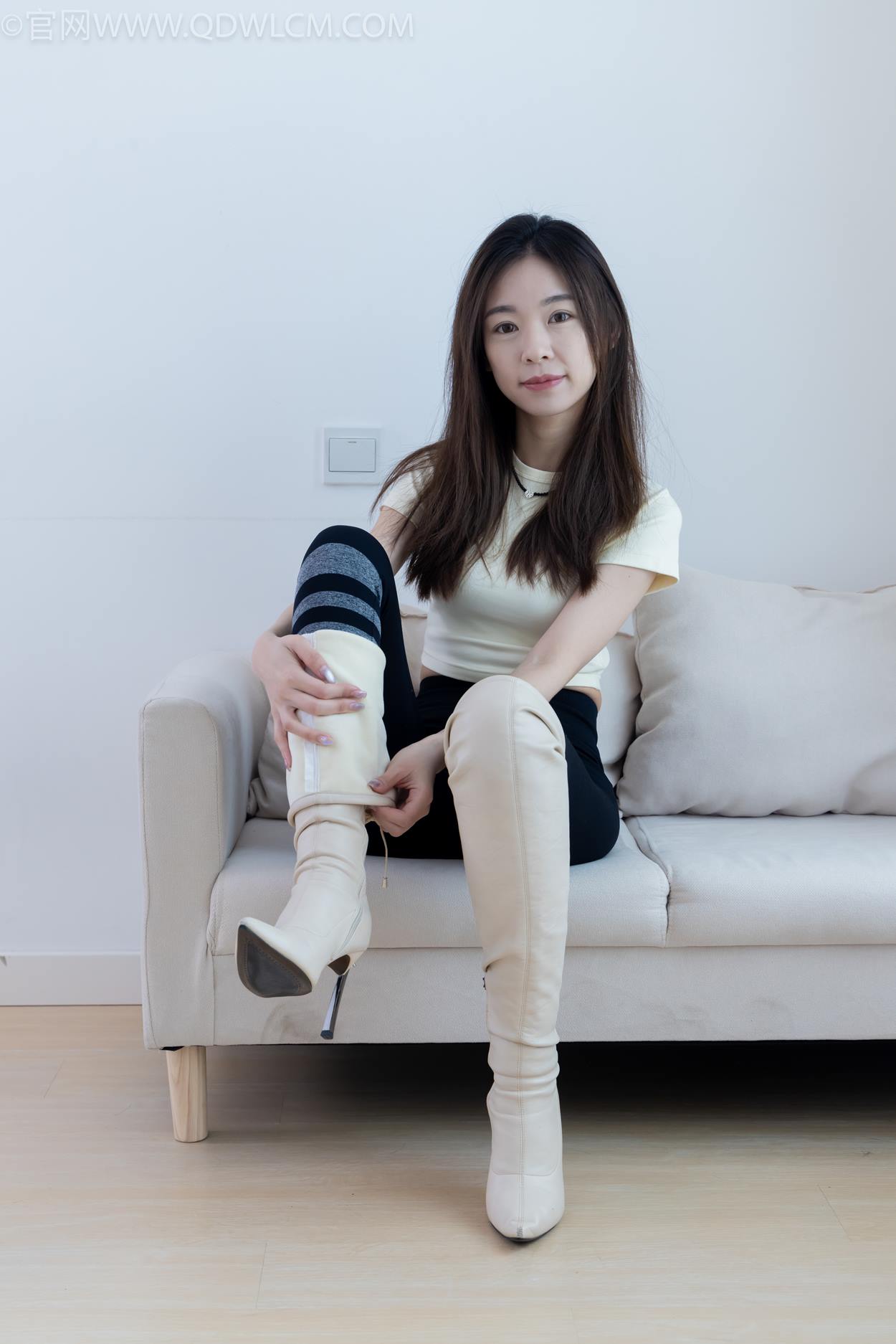 物恋传媒 NO.2339 婷婷-长靴、白棉袜、裸足[175P/1V/4.28GB]插图4