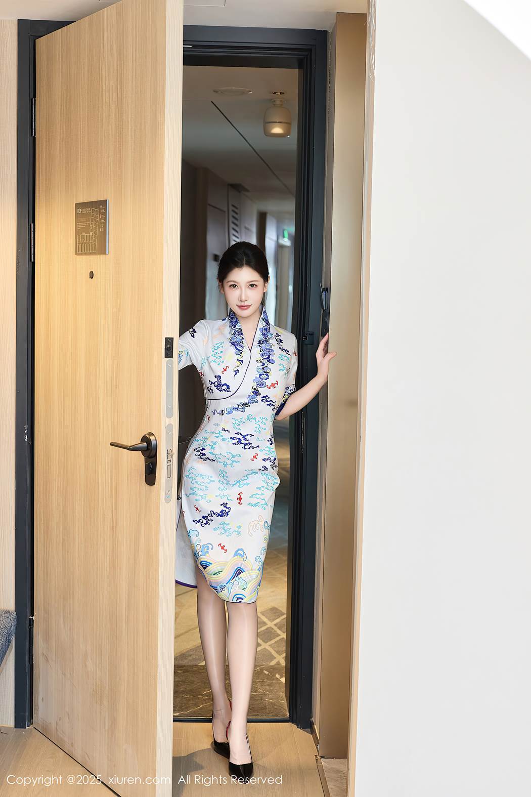 [Xiuren秀人网]2025.08.15 NO.10654 尹甜甜[54+1P/620MB]