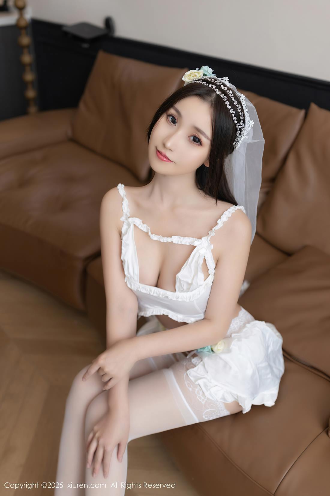 [Xiuren秀人网]2025.08.13 NO.10644 杏子Yada[83+1P/705MB]