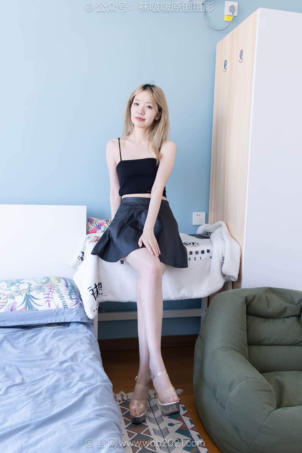 [BoBoSocks袜啵啵]NO.592 小甜豆-高跟鞋、高跟凉鞋、油亮薄肉丝、油亮薄黑丝、裸足[200P/1V/6.84GB]