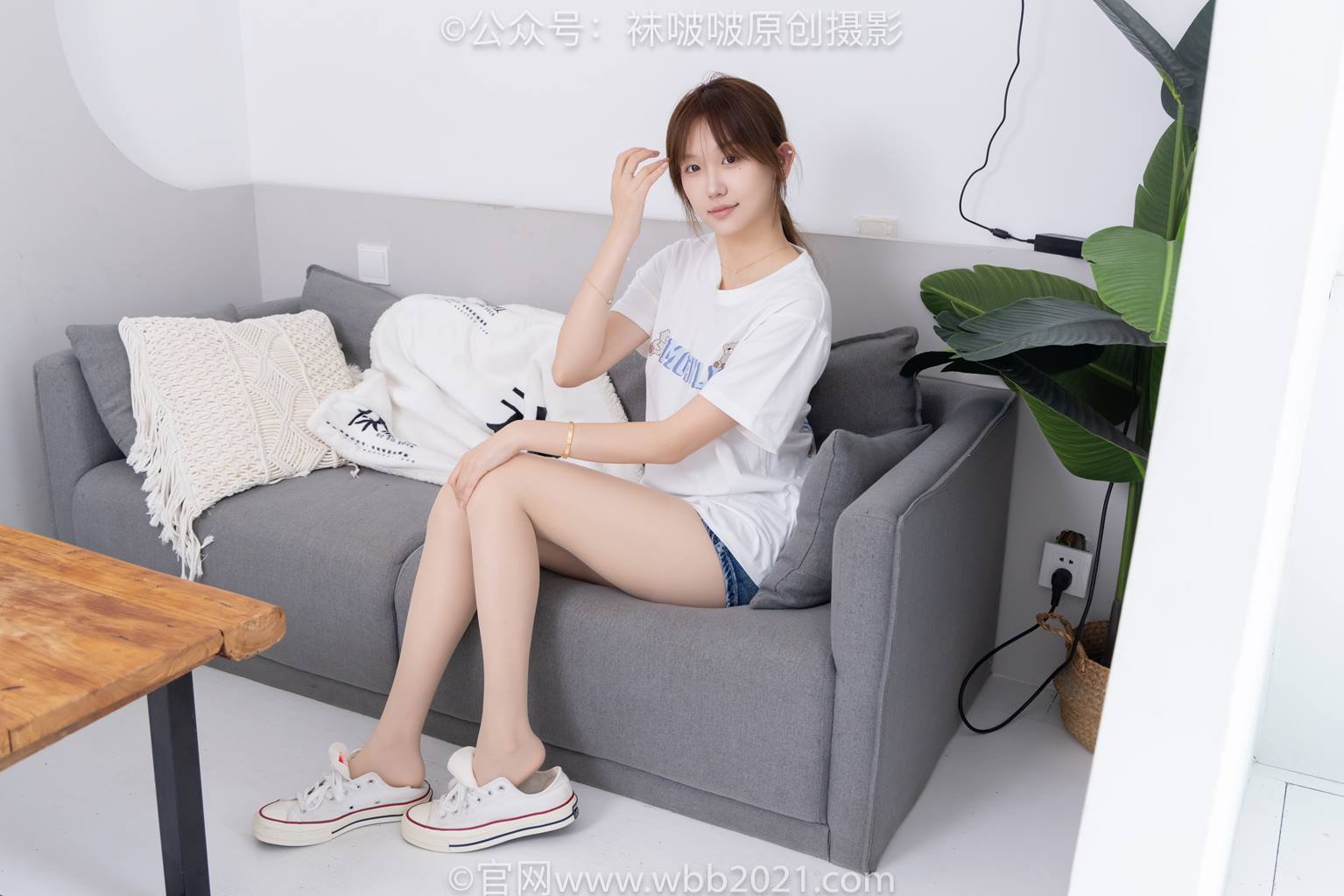 [BoBoSocks袜啵啵]NO.587 香菜-匡威帆布鞋、薄肉丝[179P/1V/9.41GB]