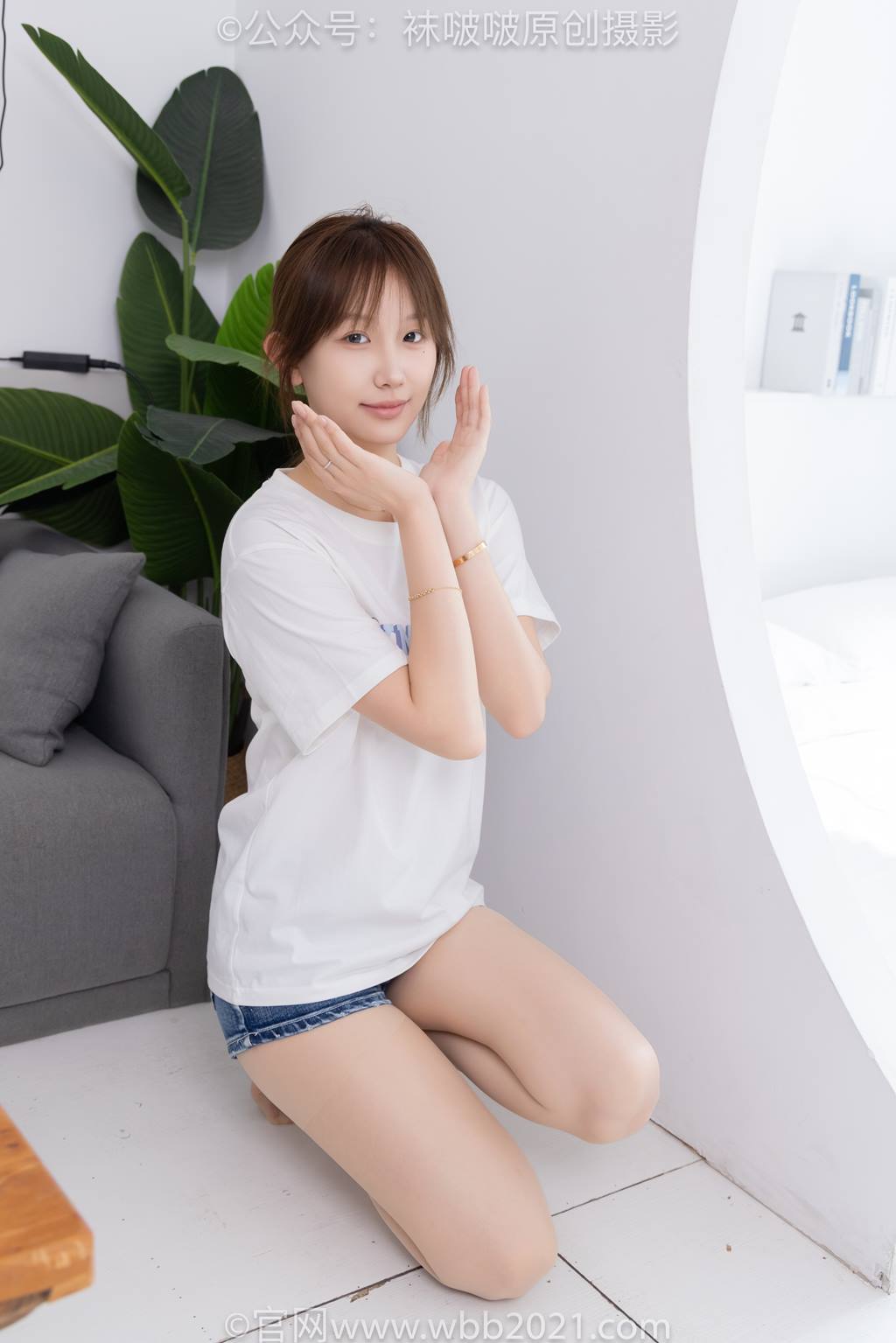 [BoBoSocks袜啵啵]NO.587 香菜-匡威帆布鞋、薄肉丝[179P/1V/9.41GB]