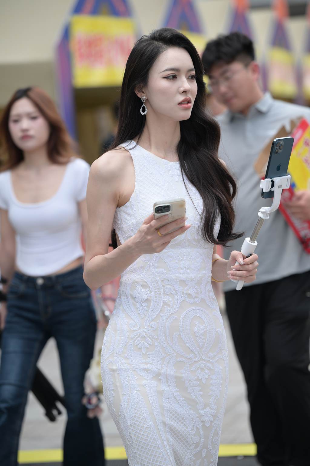 精选街拍作品 NO.6053 白裙女主持[107P/258MB]