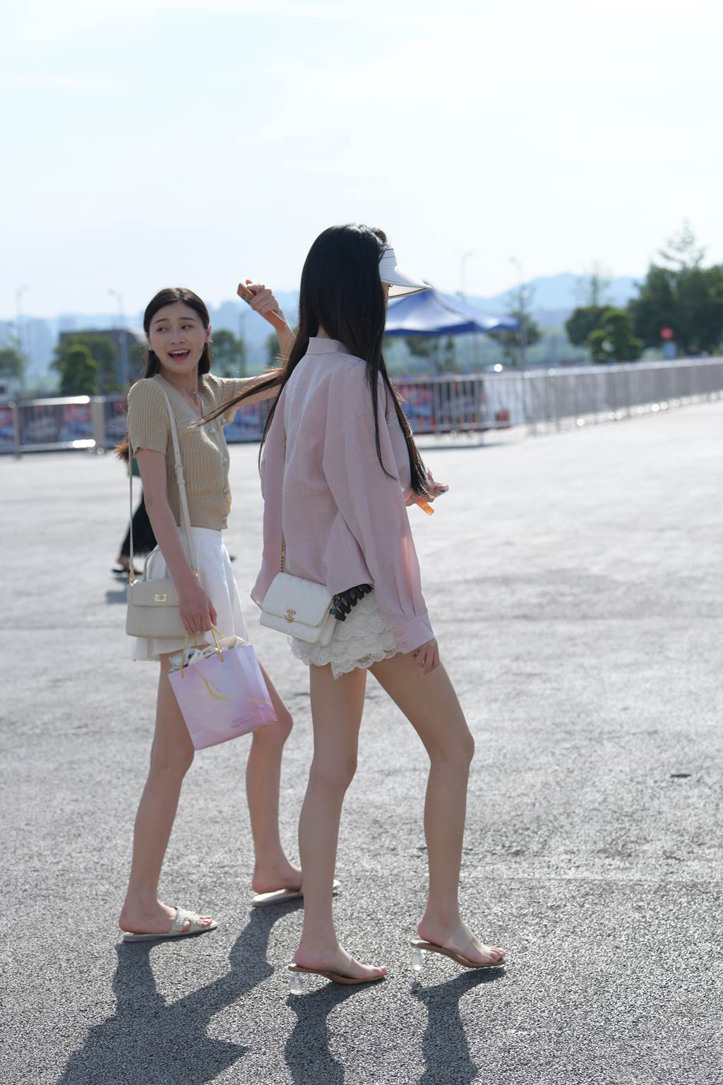 精选街拍作品 NO.6054 青春靓丽姐妹花[88P/244MB]