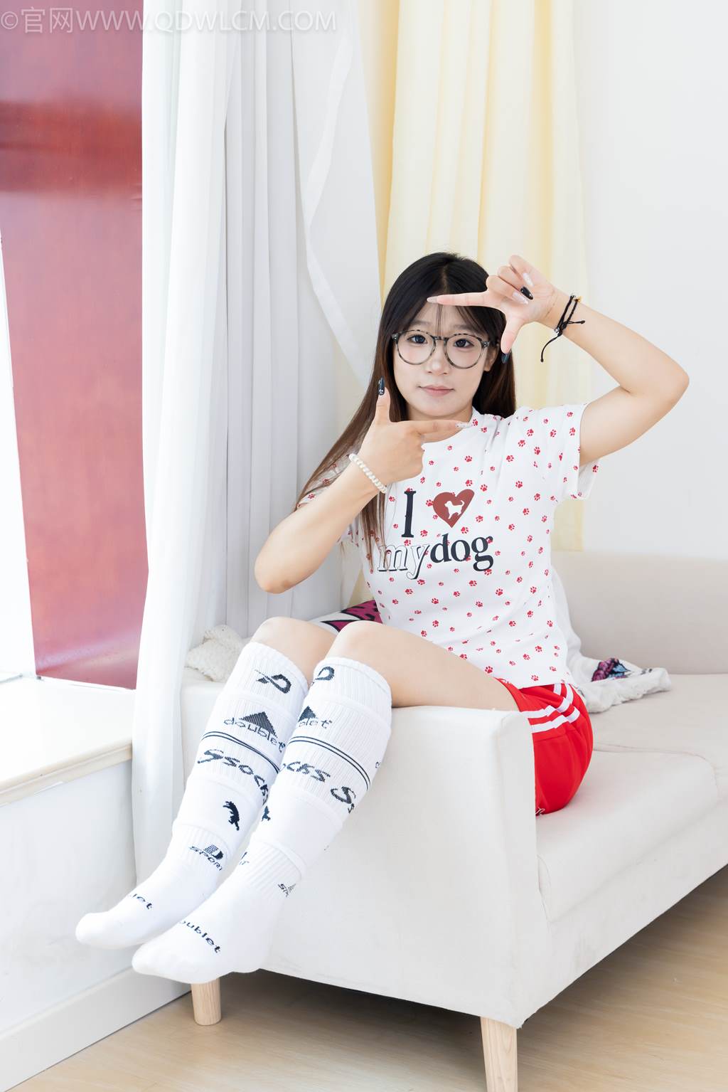 物恋传媒 NO.2482 小可-运动鞋、白棉袜、裸足[165P/1V/3.61GB]