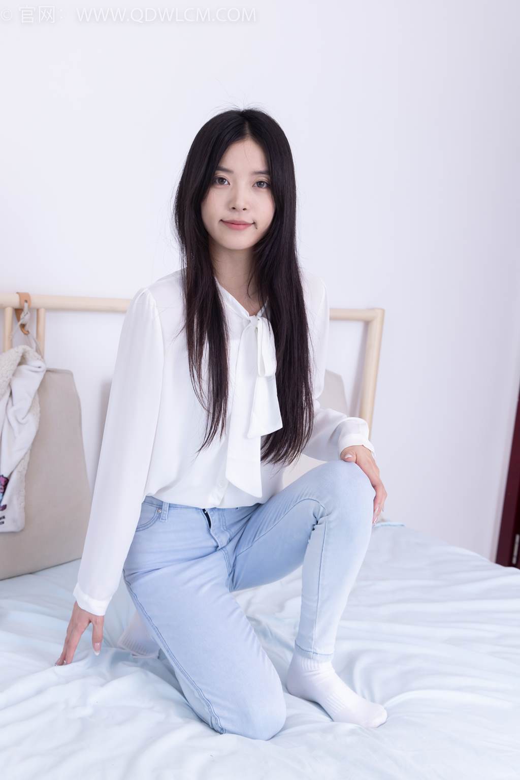 物恋传媒 NO.2464 茯苓-长靴、白棉袜[160P/1V/4.76GB]