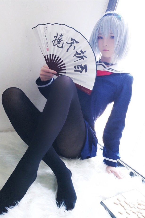 微博红人@一小央泽-黑丝折扇 空银子 [34P/162MB]-萌图网