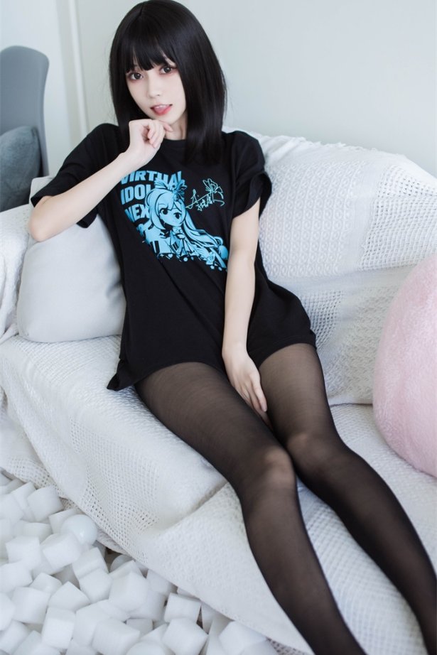 微博红人-动漫博主@你的负卿 清纯可爱居家私服 [10P/73.6MB]