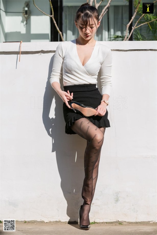 [IESS异思趣向] 2020.01.15 丝享家 658 秋秋《秋秋试穿网红袜》[93P/34MB]-萌图网