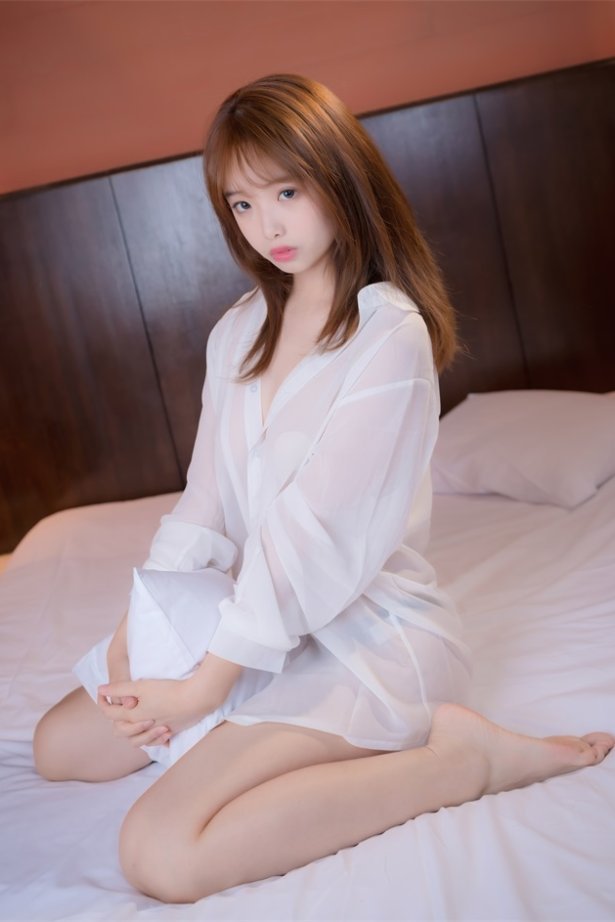 微博红人Coser@雯妹不讲道理 日本旅拍-衬衫 [35P/352MB]-萌图网