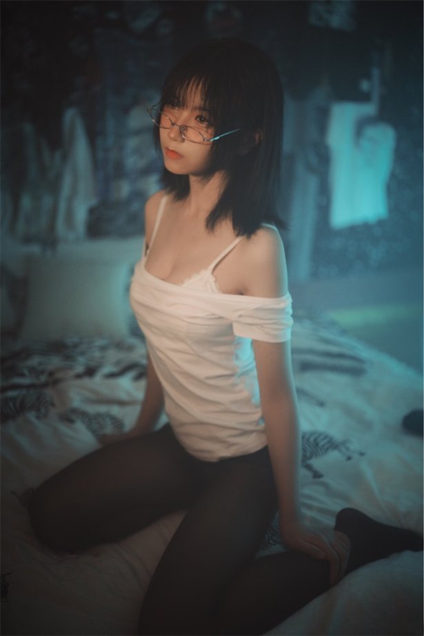 微博妹子@逐月Su OL日常 [51P/53MB]-萌图网